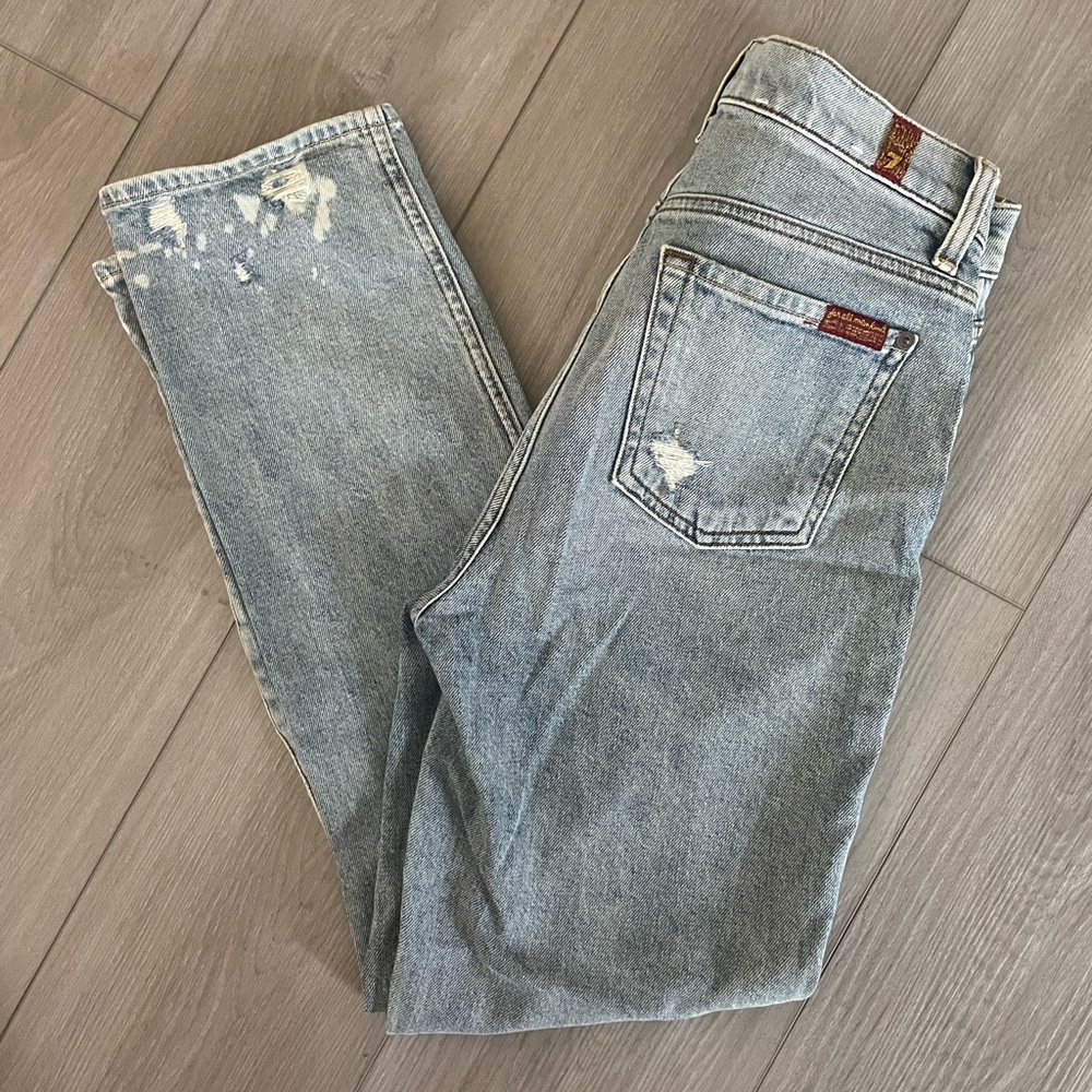 High-mid waist jeans